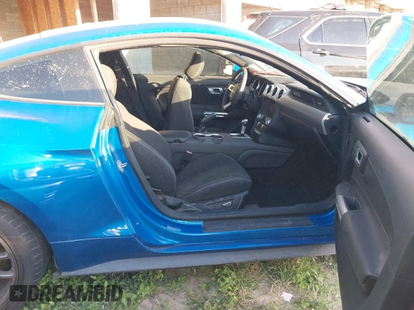2019 Ford Mustang GT z VIN 1FA6P8CFXK5175033, wystawiony jako IAAI lot #41919645 z przebiegiem Nie podano mil oraz . Historia ofert i sprzedaży dostępna na DreamBid. Obrazek 5.