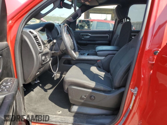 2020 Ram 1500 Big Horn z VIN 1C6SRFBT6LN201358, wystawiony jako Copart lot #53646715 z przebiegiem 84 822 mil mil oraz Szkoda całkowita • Salvage title. Historia ofert i sprzedaży dostępna na DreamBid. Obrazek 7.