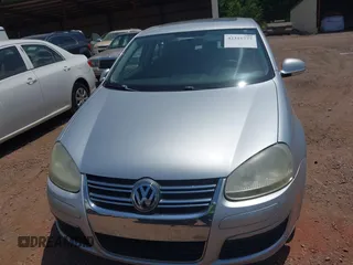 2008 Volkswagen Jetta SE with VIN 3VWRM71K68M176528, listed as a IAAI auction lot 42315777 with 197,345 mi miles and . Bid and sale history available at DreamBid. Image 6.