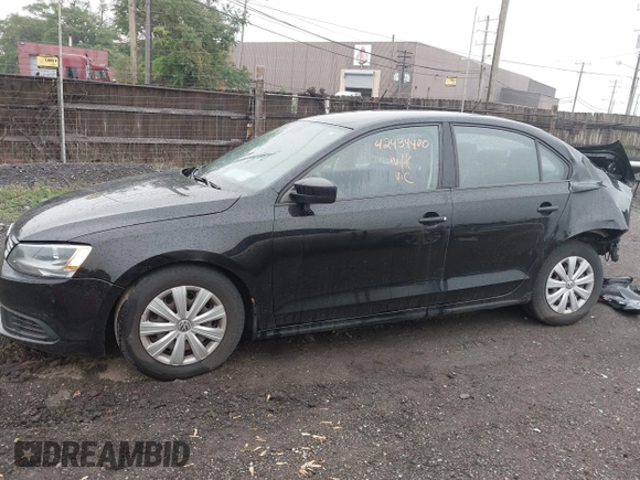2014 Volkswagen Jetta S with VIN 3VW2K7AJ7EM435702, listed as a IAAI auction lot 42434400 with 117,953 mi miles and . Bid and sale history available at DreamBid. Image 14.