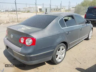 2008 Volkswagen Passat Komfort with VIN WVWAK73CX8P019820, listed as a IAAI auction lot 42641605 with 124,731 mi miles and . Bid and sale history available at DreamBid. Image 4.