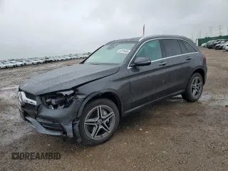 2020 Mercedes-Benz GLC 300 z VIN W1N0G8EB2LF808204, wystawiony jako Copart lot #57919495 z przebiegiem Nie podano mil oraz Szkoda całkowita • Salvage title. Historia ofert i sprzedaży dostępna na DreamBid. Obrazek 1.