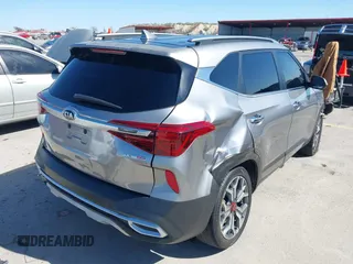 2021 Kia Seltos SX with VIN KNDETCA22M7058882, listed as a IAAI auction lot 41766188 with 43,630 mi miles. Bid and sale history available at carsss.com. Image 4.