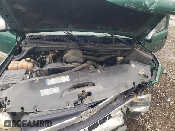 2000 Chevrolet Silverado 1500 LS with VIN 2GCEC19V8Y1349392, listed as a Copart auction lot 88046875 with 0 mi miles and Salvage Title. Bid and sale history available at carsss.com. Image 12.