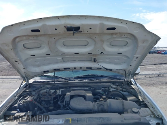 2001 Ford F-150 XL with VIN 1FTRX18LX1KA49557, listed as a IAAI auction lot 41875941 with 192,202 mi miles. Bid and sale history available at carsss.com. Image 10.
