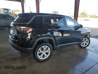 2024 Jeep Compass Sport with VIN 3C4NJDAN6RT135066, listed as a Copart auction lot 42750925 with 5,284 mi miles and Salvage Title. Bid and sale history available at carsss.com. Image 3.