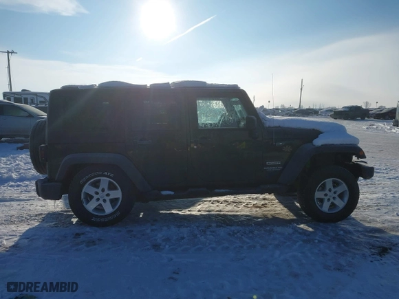 2010 Jeep Wrangler Unlimited Sport with VIN 1J4BA3H12AL127802, listed as a IAAI auction lot 41237029 with 94,320 mi miles. Bid and sale history available at carsss.com. Image 14.