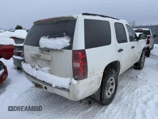 2013 Chevrolet Tahoe LS z VIN 1GNSKAE02DR334461, wystawiony jako Copart lot #45102975 z przebiegiem 240 930 mil mil oraz Szkoda całkowita • Salvage title. Historia ofert i sprzedaży dostępna na DreamBid. Obrazek 3.
