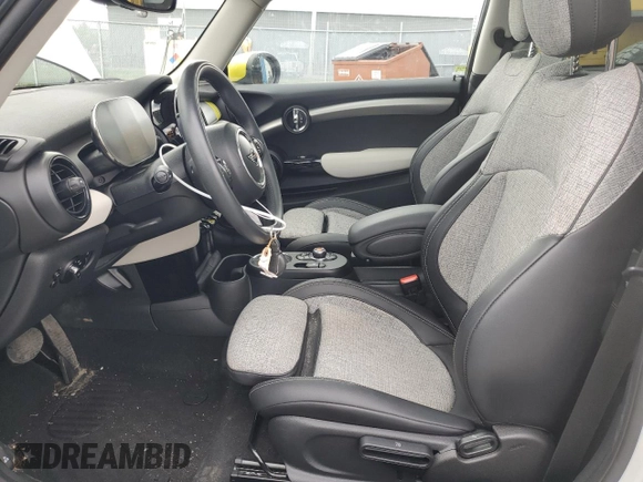 2020 MINI Hardtop Cooper SE with VIN WMWXP3C08L2M32462, listed as a Copart auction lot 88352115 with 19,390 mi miles and Clean Title. Bid and sale history available at DreamBid. Image 7.