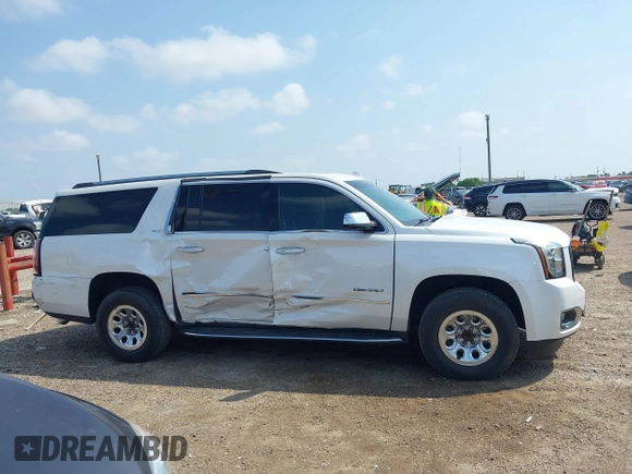 2019 GMC Yukon XL SLT with VIN 1GKS1GKC2KR117197, listed as a IAAI auction lot 41930764 with 47,350 mi miles. Bid and sale history available at carsss.com. Image 13.