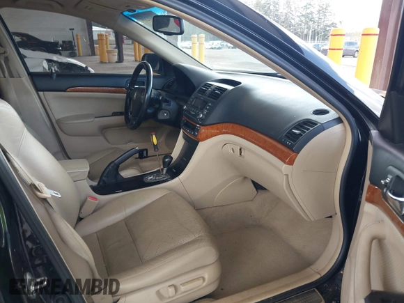 2008 Acura TSX with VIN JH4CL96818C019963, listed as a IAAI auction lot 41960209 with 195,034 mi miles. Bid and sale history available at carsss.com. Image 5.