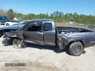 2022 Toyota Tacoma SR с VIN 3TYRX5GN8NT052454, выставлен на аукционе IAAI как лот 41790801 с пробегом Не указан миль и . История ставок и продаж доступна на DreamBid. Изображение 14.