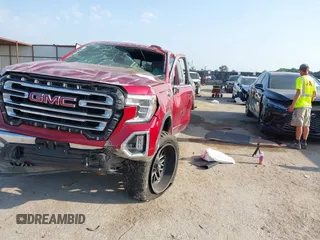 2019 GMC Sierra 1500 SLT z VIN 1GTU9DED2KZ210981, wystawiony jako IAAI lot #42315099 z przebiegiem Nie podano mil oraz . Historia ofert i sprzedaży dostępna na DreamBid. Obrazek 17.