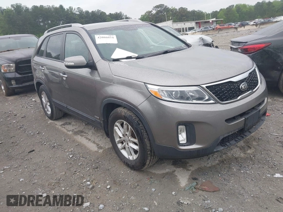 2015 Kia Sorento LX with VIN 5XYKTCA61FG573531, listed as a IAAI auction lot 42086854 with 226,393 mi miles. Bid and sale history available at carsss.com. Image 1.