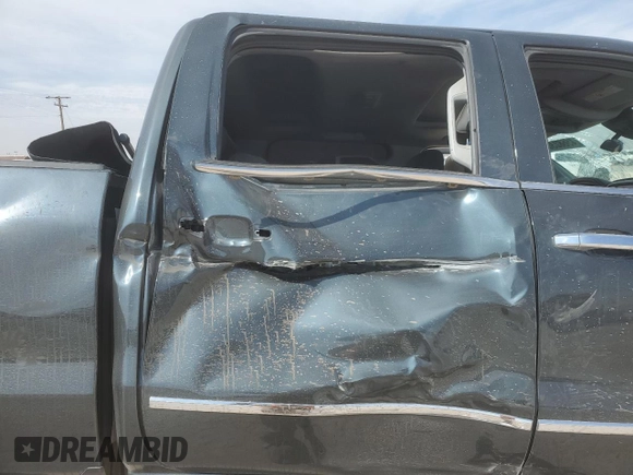 2019 GMC Sierra 3500HD Denali z VIN 1GT42WEY6KF163720, wystawiony jako Copart lot #56526725 z przebiegiem Nie podano mil oraz Szkody całkowita. Historia ofert i sprzedaży dostępna na DreamBid. Obrazek 10.