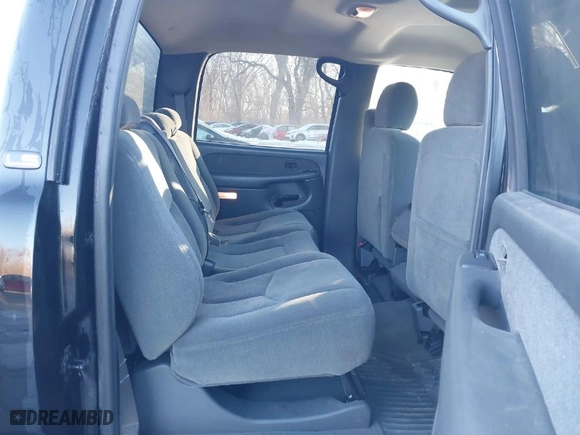 2003 Chevrolet Silverado 2500HD LS with VIN 1GCHK23U23F214612, listed as a IAAI auction lot 41307158 with 95,012 mi miles. Bid and sale history available at carsss.com. Image 8.