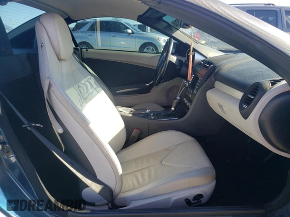 2007 Mercedes-Benz SLK 350 z VIN WDBWK56F97F142964, wystawiony jako Copart lot #81995134 z przebiegiem 98 475 mil mil oraz Szkoda całkowita • Salvage title. Historia ofert i sprzedaży dostępna na DreamBid. Obrazek 10.