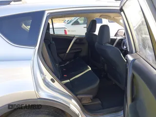 2017 Toyota RAV4 LE z VIN 2T3ZFREV6HW331736, wystawiony jako IAAI lot #41840112 z przebiegiem 110 328 mil mil oraz . Historia ofert i sprzedaży dostępna na DreamBid. Obrazek 8.