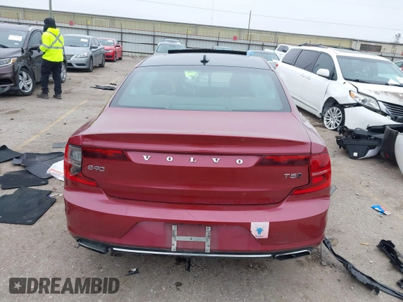 2018 Volvo S90 Momentum z VIN LVY982MK6JP034663, wystawiony jako IAAI lot #41555753 z przebiegiem 112 258 mil mil oraz . Historia ofert i sprzedaży dostępna na DreamBid. Obrazek 16.