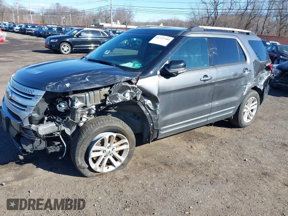 2015 Ford Explorer XLT with VIN 1FM5K8D8XFGA11517, listed as a IAAI auction lot 41723784 with 104,984 mi miles. Bid and sale history available at carsss.com. Image 2.