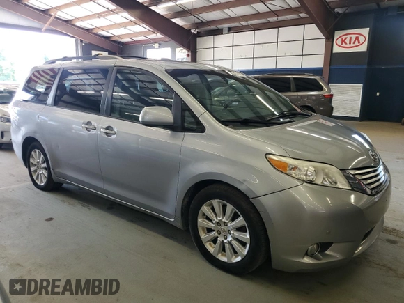 2011 Toyota Sienna XLE z VIN 5TDDK3DC4BS006272, wystawiony jako Copart lot #65144215 z przebiegiem 270 006 mil mil oraz Czysty tytuł • Clean title. Historia ofert i sprzedaży dostępna na DreamBid. Obrazek 4.