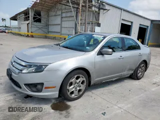 2010 Ford Fusion SE z VIN 3FAHP0HA0AR275029, wystawiony jako Copart lot #57520765 z przebiegiem 154 663 mil mil oraz Szkoda całkowita • Salvage title. Historia ofert i sprzedaży dostępna na DreamBid. Obrazek 1.