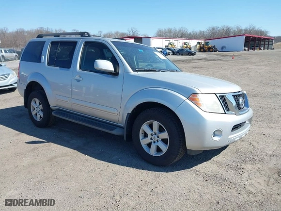 2008 Nissan Pathfinder LE with VIN 5N1AR18B98C620745, listed as a IAAI auction lot 41768199 with 208,299 mi miles. Bid and sale history available at carsss.com. Image 1.