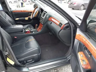 2005 Lexus LS 430 z VIN JTHBN36F055017333, wystawiony jako IAAI lot #41625065 z przebiegiem 198 619 mil mil oraz . Historia ofert i sprzedaży dostępna na DreamBid. Obrazek 5.