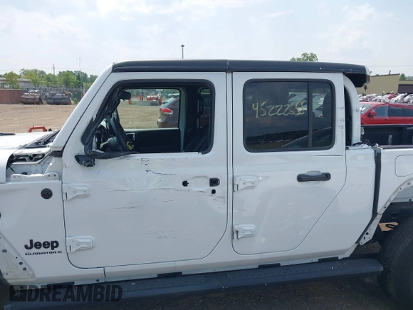 2023 Jeep Gladiator Sport S with VIN 1C6HJTAG3PL532694, listed as a IAAI auction lot 42446863 with 40,525 mi miles and . Bid and sale history available at DreamBid. Image 17.