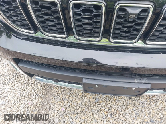 2024 Jeep Grand Cherokee Limited z VIN 1C4RJKBG5R8560752, wystawiony jako IAAI lot #42351090 z przebiegiem 28 740 mil mil oraz . Historia ofert i sprzedaży dostępna na DreamBid. Obrazek 17.