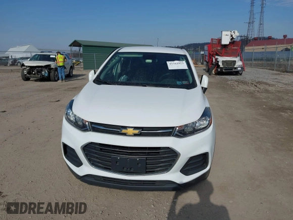 2020 Chevrolet Trax LS with VIN 3GNCJNSB5LL266439, listed as a IAAI auction lot 41763923 with 67,799 mi miles. Bid and sale history available at carsss.com. Image 12.