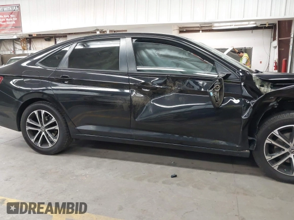 2022 Volkswagen Jetta Sport with VIN 3VWBM7BU9NM006080, listed as a IAAI auction lot 42433645 with Not provided miles and . Bid and sale history available at DreamBid. Image 12.