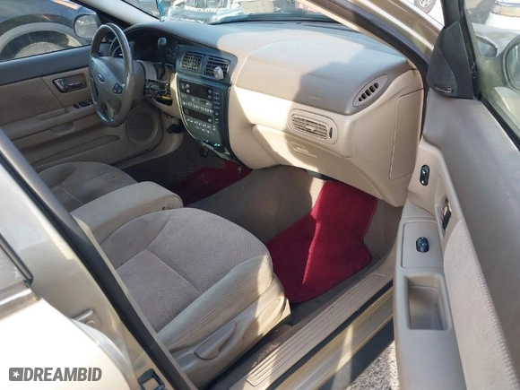 2001 Ford Taurus SEL with VIN 1FAFP56S41G168430, listed as a IAAI auction lot 41675537 with 165,336 mi miles. Bid and sale history available at carsss.com. Image 5.
