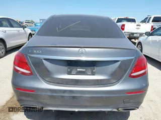 2018 Mercedes-Benz E-Class E 300 with VIN WDDZF4JB1JA365754, listed as a IAAI auction lot 41992681 with 88,203 mi miles. Bid and sale history available at carsss.com. Image 16.