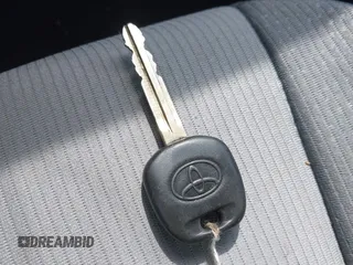 2016 Toyota Corolla L z VIN 2T1BURHE0GC542653, wystawiony jako IAAI lot #42211575 z przebiegiem 108 191 mil mil oraz . Historia ofert i sprzedaży dostępna na DreamBid. Obrazek 11.
