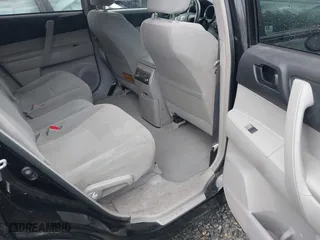 2010 Toyota Highlander with VIN 5TDBK3EH5AS005681, listed as a IAAI auction lot 41354951 with 151,298 mi miles. Bid and sale history available at carsss.com. Image 8.