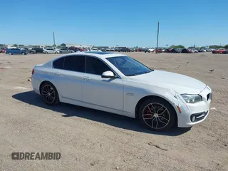 2015 BMW 5 Series 528i z VIN WBA5A5C56FD519513, wystawiony jako IAAI lot #41958103 z przebiegiem 162 768 mil mil oraz . Historia ofert i sprzedaży dostępna na DreamBid. Obrazek 1.