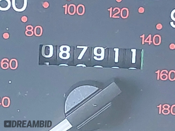 1999 Mercury Mystique GS z VIN 1MEFM6530XK635463, wystawiony jako IAAI lot #41478903 z przebiegiem 87 911 mil mil oraz . Historia ofert i sprzedaży dostępna na DreamBid. Obrazek 15.
