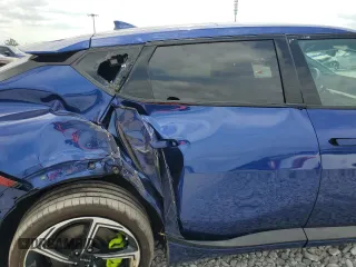 2024 Kia EV6 GT z VIN KNDC5DLE9R5219763, wystawiony jako Copart lot #50449205 z przebiegiem 360 mil mil oraz Szkoda całkowita • Salvage title. Historia ofert i sprzedaży dostępna na DreamBid. Obrazek 12.