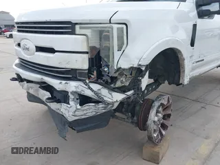 2019 Ford F-250 XL z VIN 1FT7W2BT8KEC07418, wystawiony jako IAAI lot #42261333 z przebiegiem 99 816 mil mil oraz . Historia ofert i sprzedaży dostępna na DreamBid. Obrazek 6.