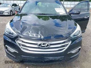 2017 Hyundai Santa Fe 2.4L z VIN 5NMZU3LB5HH043545, wystawiony jako IAAI lot #42244550 z przebiegiem 84 464 mil mil oraz . Historia ofert i sprzedaży dostępna na DreamBid. Obrazek 6.