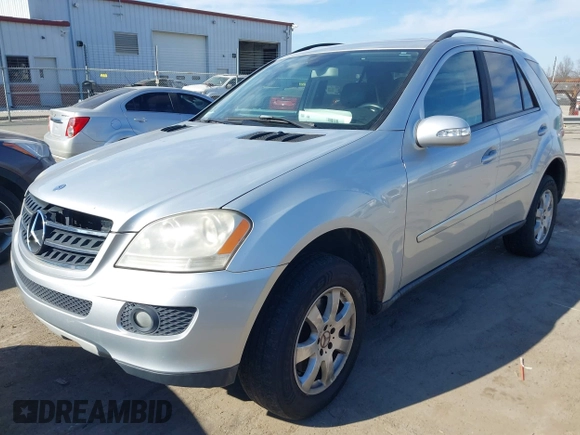 2007 Mercedes-Benz M 350 with VIN 4JGBB86E27A162569, listed as a IAAI auction lot 41684904 with 194,467 mi miles and . Bid and sale history available at DreamBid. Image 2.