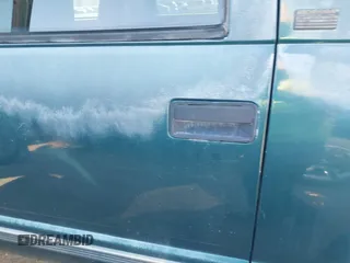 1996 GMC Suburban with VIN 1GDEC16R5TJ742543, listed as a IAAI auction lot 41910103 with 159,469 mi miles and . Bid and sale history available at DreamBid. Image 6.