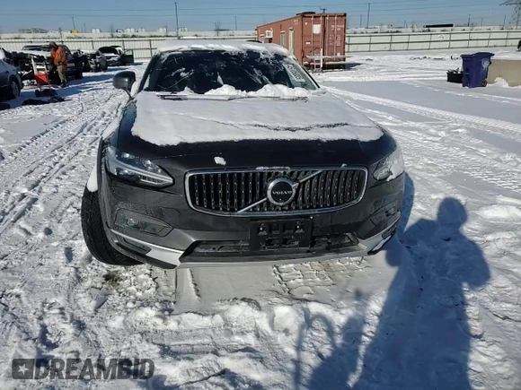 2023 Volvo V90 Ultimate with VIN YV4062NC6P1165114, listed as a Copart auction lot 45105885 with 26,962 mi miles and Salvage title. Bid and sale history available at DreamBid. Image 11.