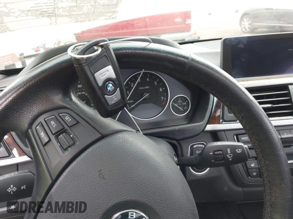 2013 BMW 3 Series 328i xDrive with VIN WBA3B3C57DF530904, listed as a IAAI auction lot 41525397 with 158,310 mi miles and . Bid and sale history available at DreamBid. Image 11.