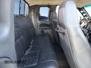 2002 Dodge 2500 z VIN 3B7KF23C42M275654, wystawiony jako Copart lot #42390515 z przebiegiem 196 718 mil mil oraz Szkoda całkowita • Salvage title. Historia ofert i sprzedaży dostępna na DreamBid. Obrazek 10.