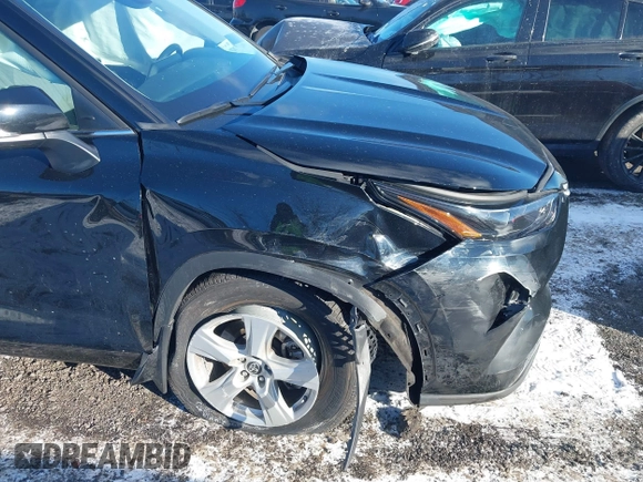 2022 Toyota Highlander LE with VIN 5TDBZRBH7NS574122, listed as a IAAI auction lot 41273197 with 28,195 mi miles and . Bid and sale history available at DreamBid. Image 6.
