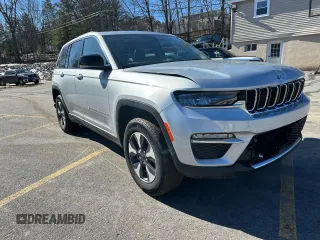 2024 Jeep Grand Cherokee with VIN 1C4RJYB6XR8958047, listed as a Copart auction lot 48482685 with 28,497 mi miles and Clean title. Bid and sale history available at DreamBid. Image 4.