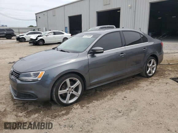 2013 Volkswagen Jetta SE с VIN 3VWDX7AJ7DM426295, выставлен на аукционе Copart как лот 55739005 с пробегом 212 804 миль миль и Списание • Salvage title. История ставок и продаж доступна на DreamBid. Изображение 1.
