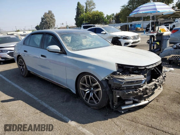 2023 BMW 7 Series 740i with VIN WBA23EH01PCN47236, listed as a Copart auction lot 76135864 with 0 mi miles and Salvage Title. Bid and sale history available at carsss.com. Image 4.